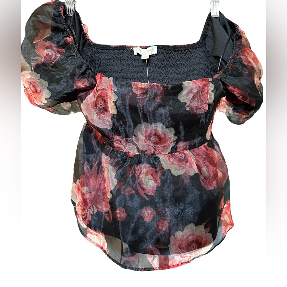 New With Tags Thirty Thirty puff sleeve top floral top size Large